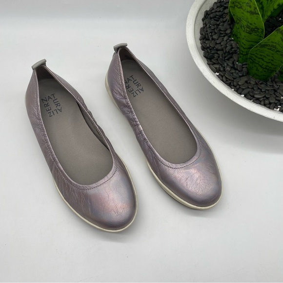 NATURALIZER PHILIPPA WOMENS LEATHER WEDGE BALLET FLATS in silver iridescent 8W - Picture 1 of 8
